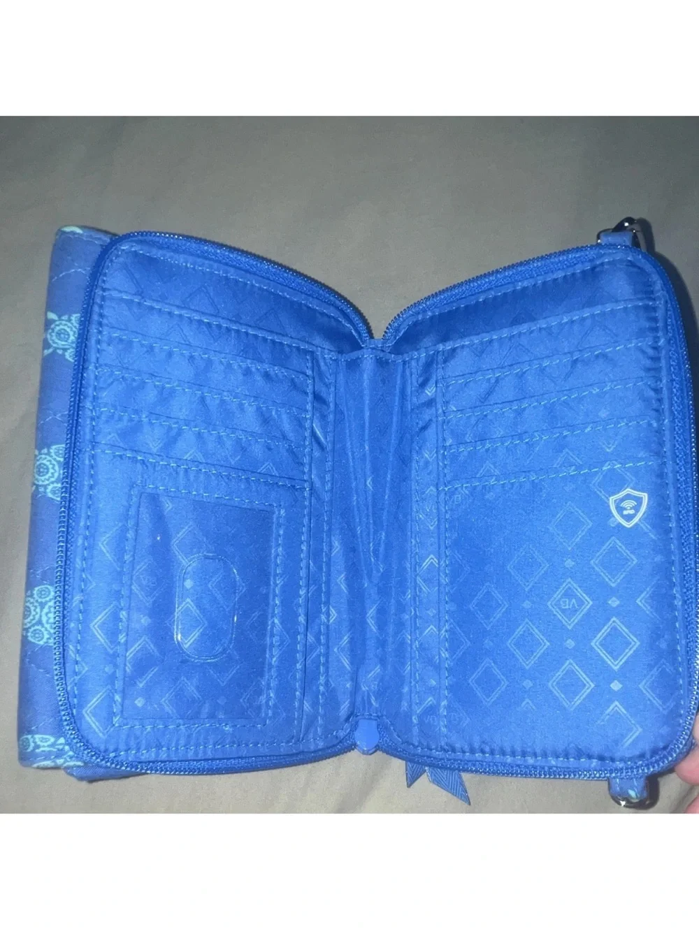 Vera Bradley Marine Turtles Zip Around Phone Holder Wristlet Wallet